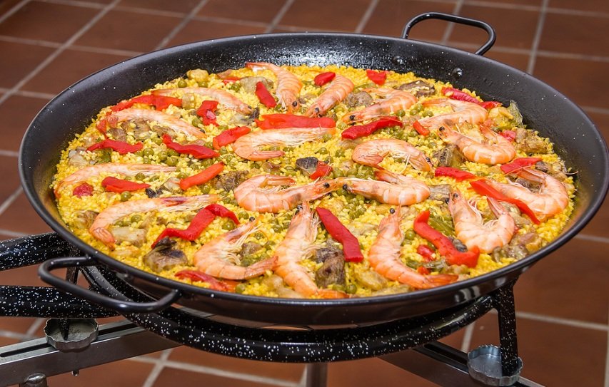 Paella mit Meeresfrüchten und Huhn - Rezept | Kochrezepte.at