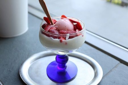 Erdbeeren-Joghurt-Becher