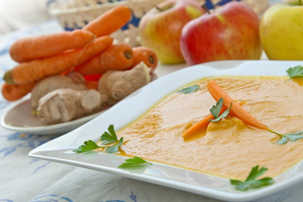 Karottensuppe mit Apfel und Ingwer - Rezept | Kochrezepte.at