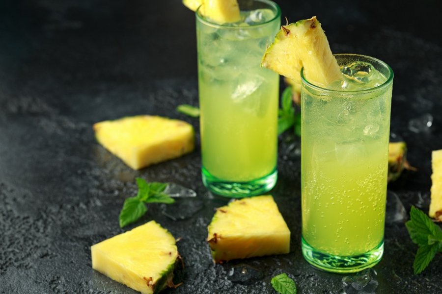 Malibu-Ananas Cocktail - Rezept | Kochrezepte.at