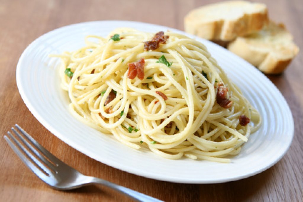 Spaghetti mit Erbsen und Speck - Rezept | Kochrezepte.at