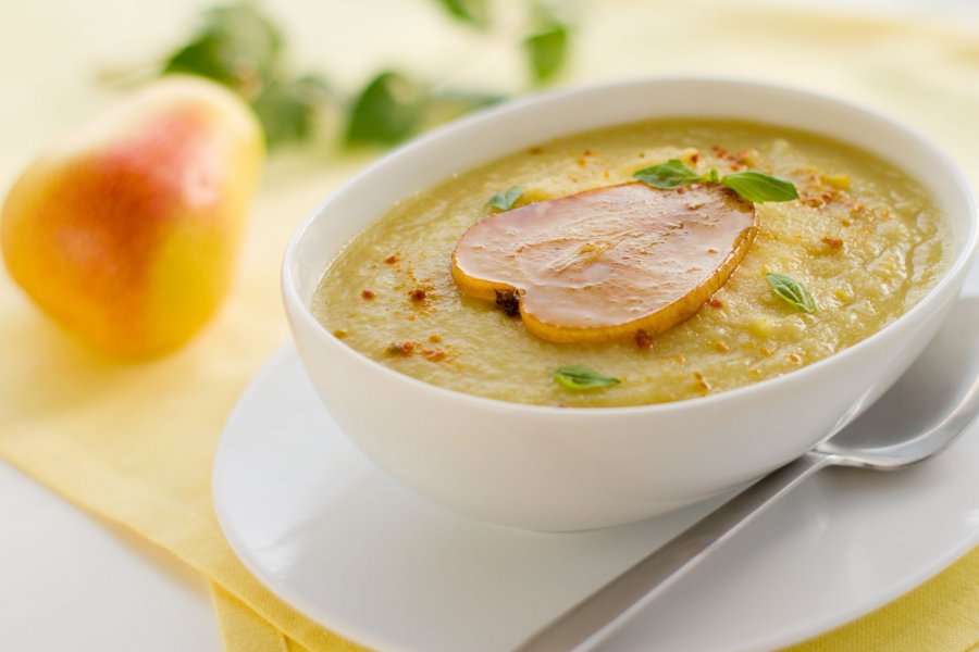 Curry-Pastinaken-Suppe mit Birne - Rezept | Kochrezepte.at