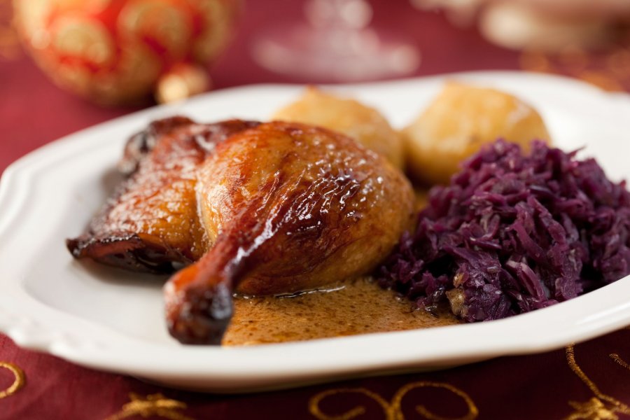 Ente mit Pflaumen-Blaukraut und Kartoffelknödel - Rezept | Kochrezepte.at
